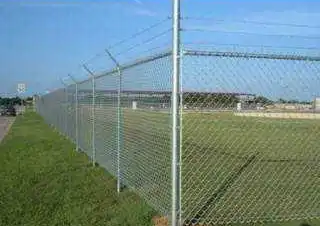 cercado y vallado de cancha de futbol con malla hexagonal galvanizada tipo ciclón